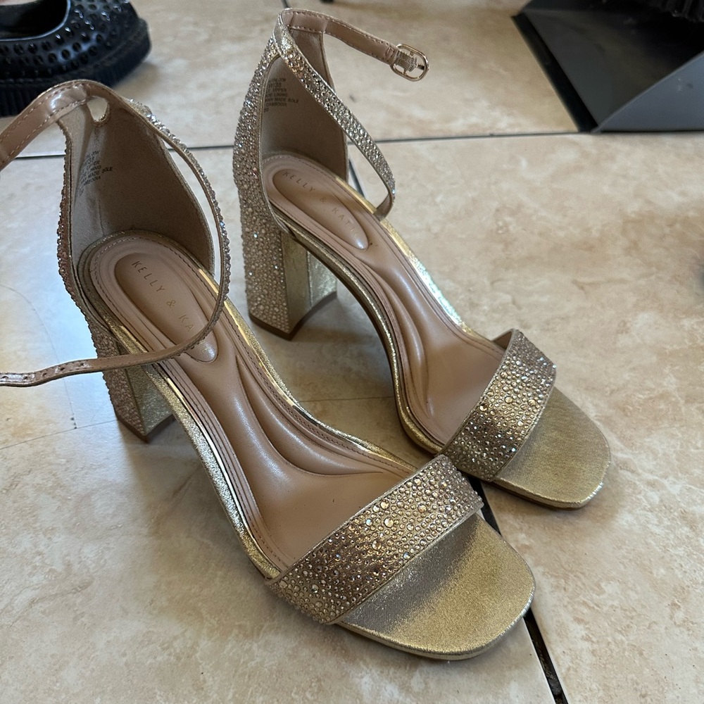 Gold sandals heels - Picture 2 of 5